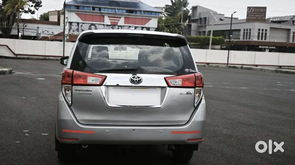 Toyota Innova Crysta 2016 (taxi)