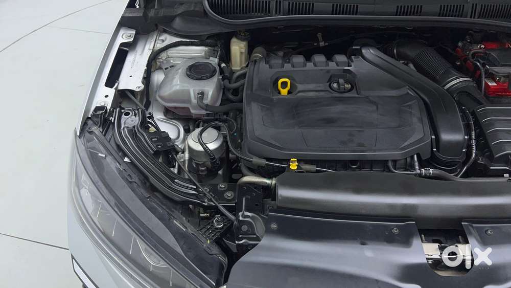 Skoda Slavia Style 1.0l Tsi Mt, 2022, Petrol