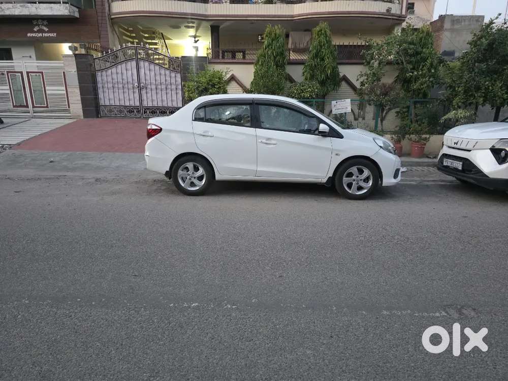Honda Amaze 2016 Petrol  70,000 Km Driven  New Tyres & Alloy Wheels