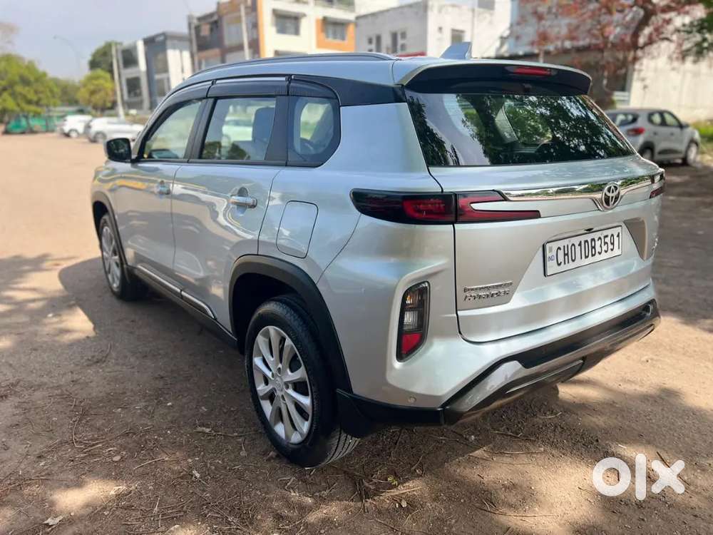 Toyota Urban Cruiser Hyryder 2025 S Strong Hybrid Auto Done 7800 Km