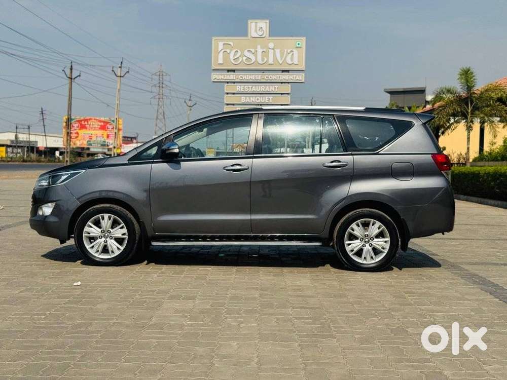 Toyota Innova Crysta 2.8 Zx At 7 Seater, 2016, Diesel