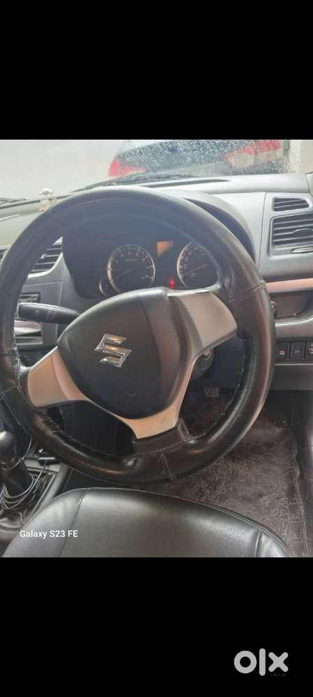 Maruti Suzuki Swift Vxi 1.2 Abs Bs-iv, 2013, Petrol