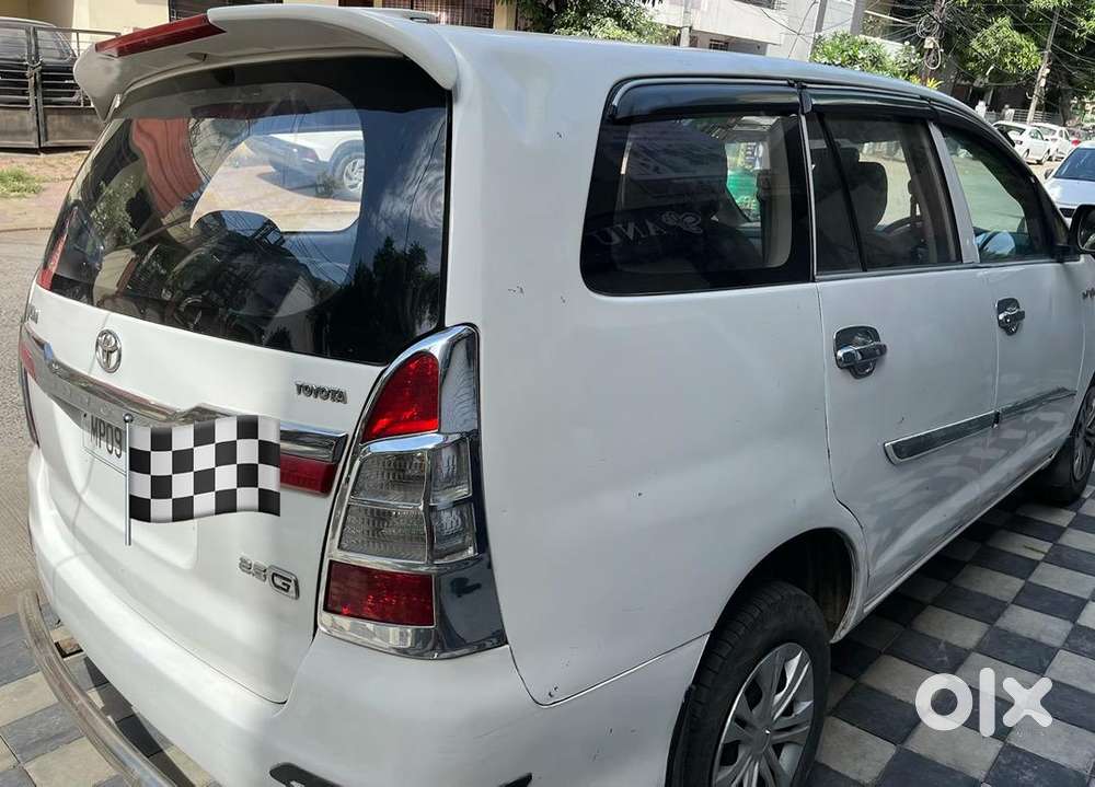 Toyota Innova 2015 Diesel Well Maintained