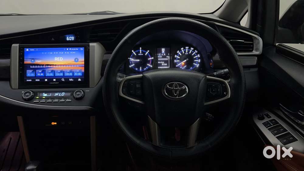 Toyota Innova Crysta 2.8 Zx At 7 Seater, 2017, Diesel