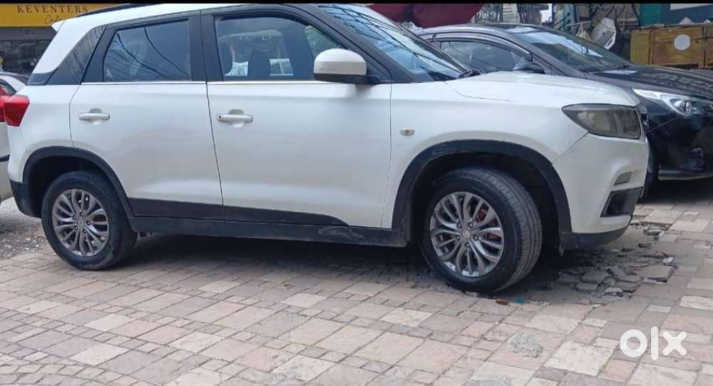 Breeza Car Good  Condition Top Model Premium Mumber
