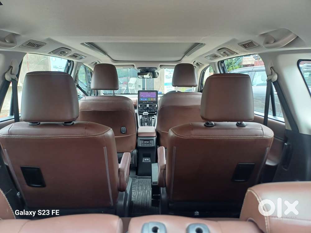 Toyota Innova Hycross 2.0 Zx Hybrid 7 Str, 2024, Petrol