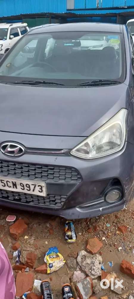 Hyundai Grand I10 Sportz 2017 Cng Company Fitted