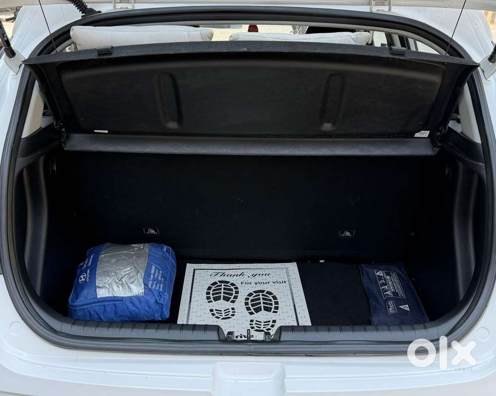 Hyundai I20 Sportz 1.2 Ivt, 2023, Petrol