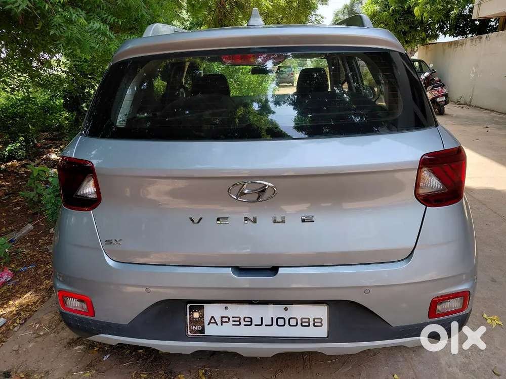 Hyundai Venue 2021 Diesel 98365 Km Driven