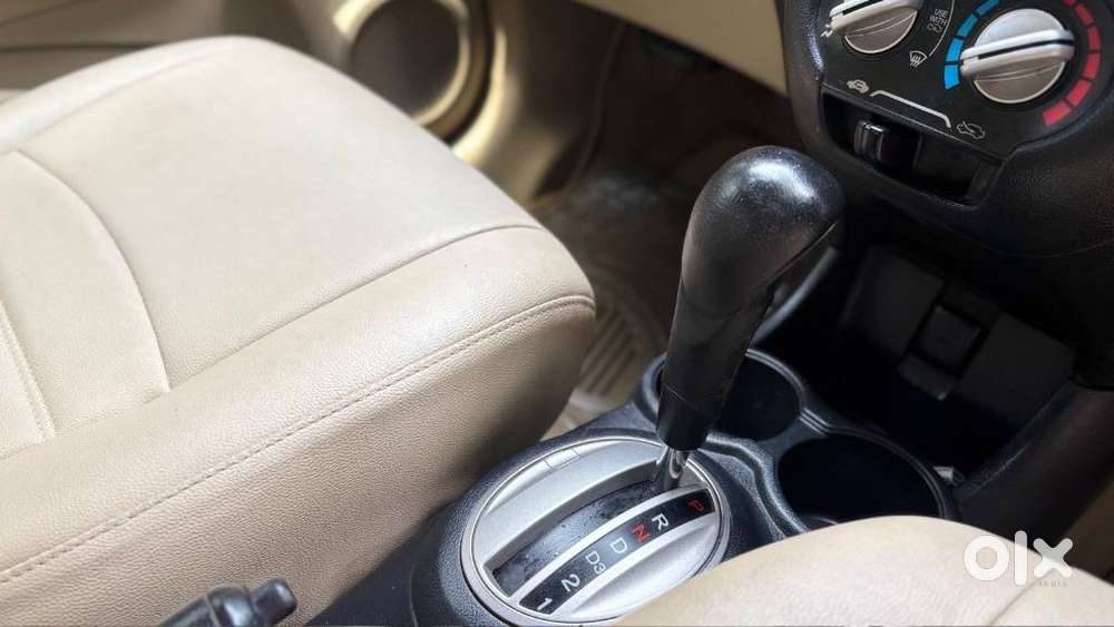 Honda Brio V Automatic, 2013, Petrol