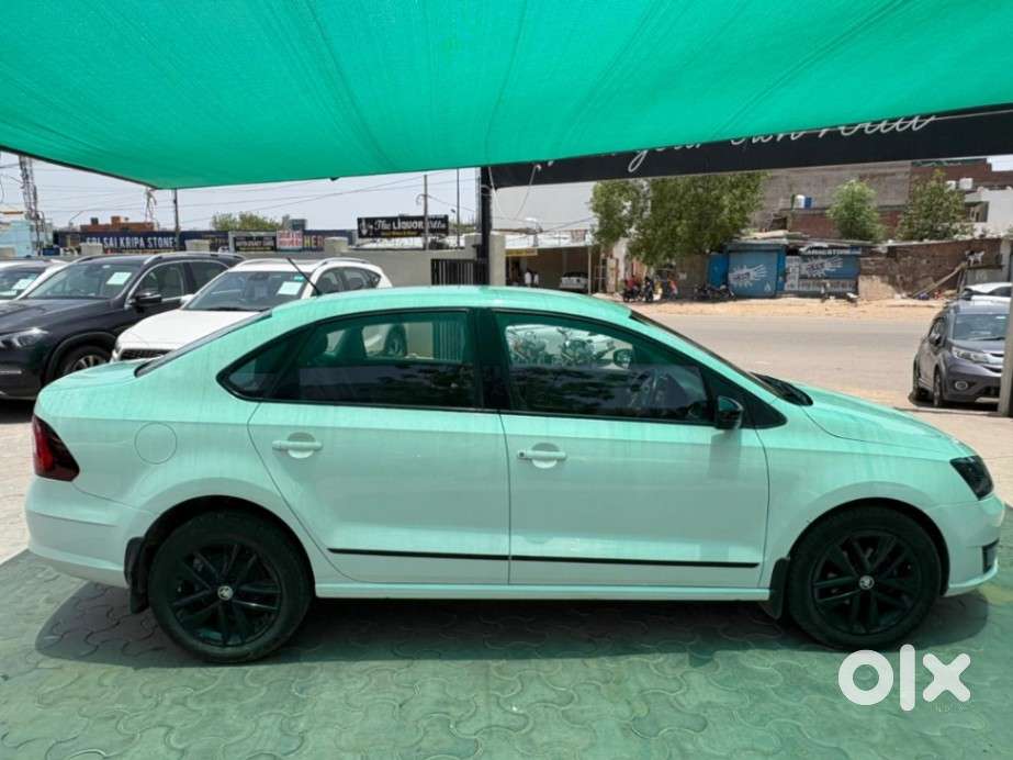 Skoda Rapid 1.0 Ambition Tsi At, 2021, Petrol