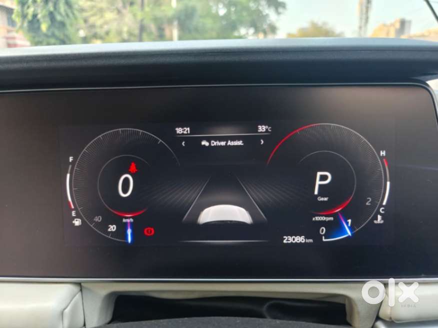 Mahindra Xuv700 2.0 Ax 7 Petrol At Str, 2023, Petrol