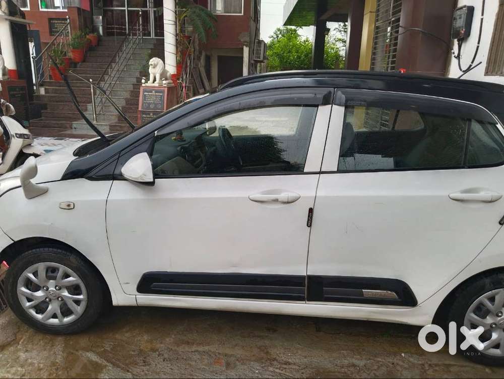 Hyundai Grand I10 2017 Petrol Well Maintained