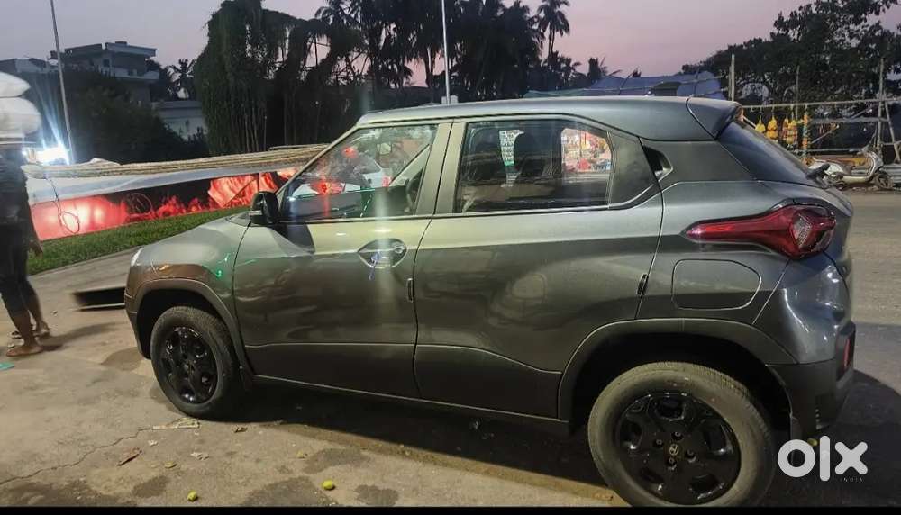 Tata Punch 1.2 Revotron 2025