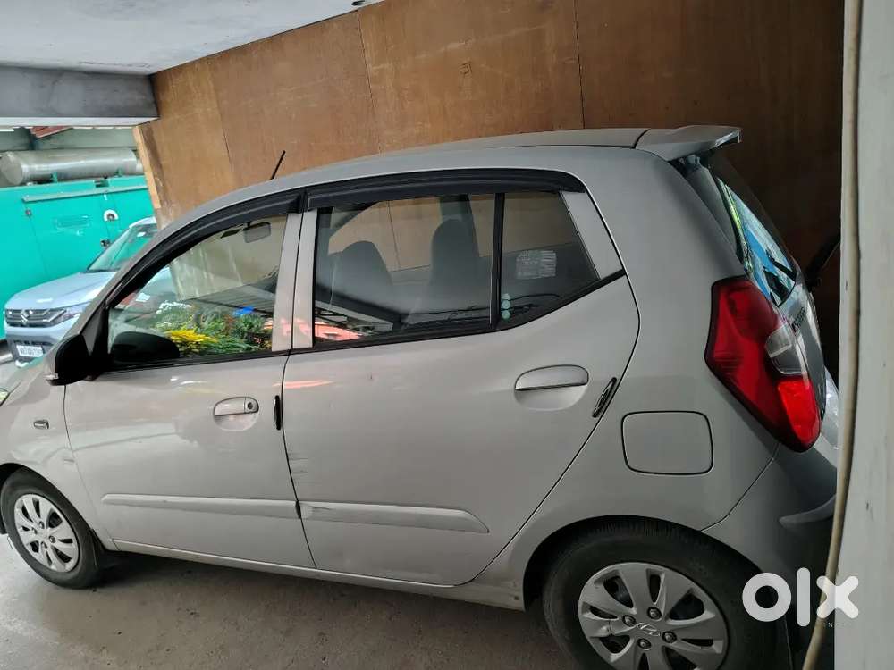 Selling The Hyundai Car I10 Make 2013.  Registration No. Wb 74aa 2313.