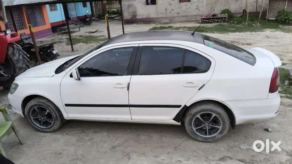 Skoda Laura Active Tsi 2011