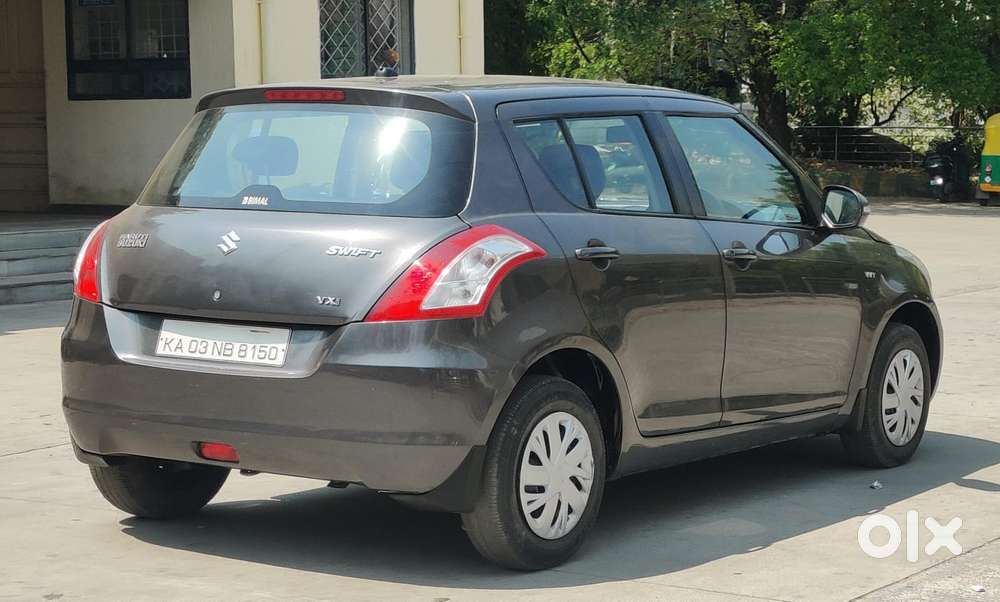 Maruti Suzuki Swift Vxi + Manual, 2017, Petrol