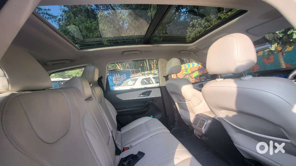 Mahindra Xuv700 2.2 Ax 7 Diesel At Luxury Pack Str, 2023, Diesel