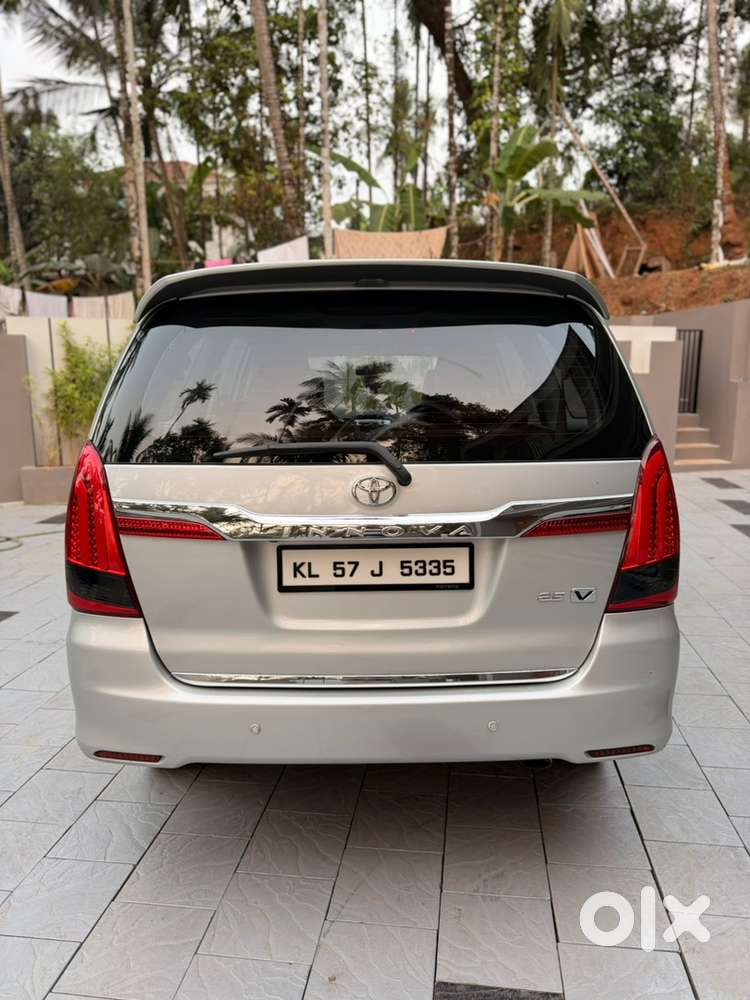 Toyota Innova 2014 Diesel Well Maintained
