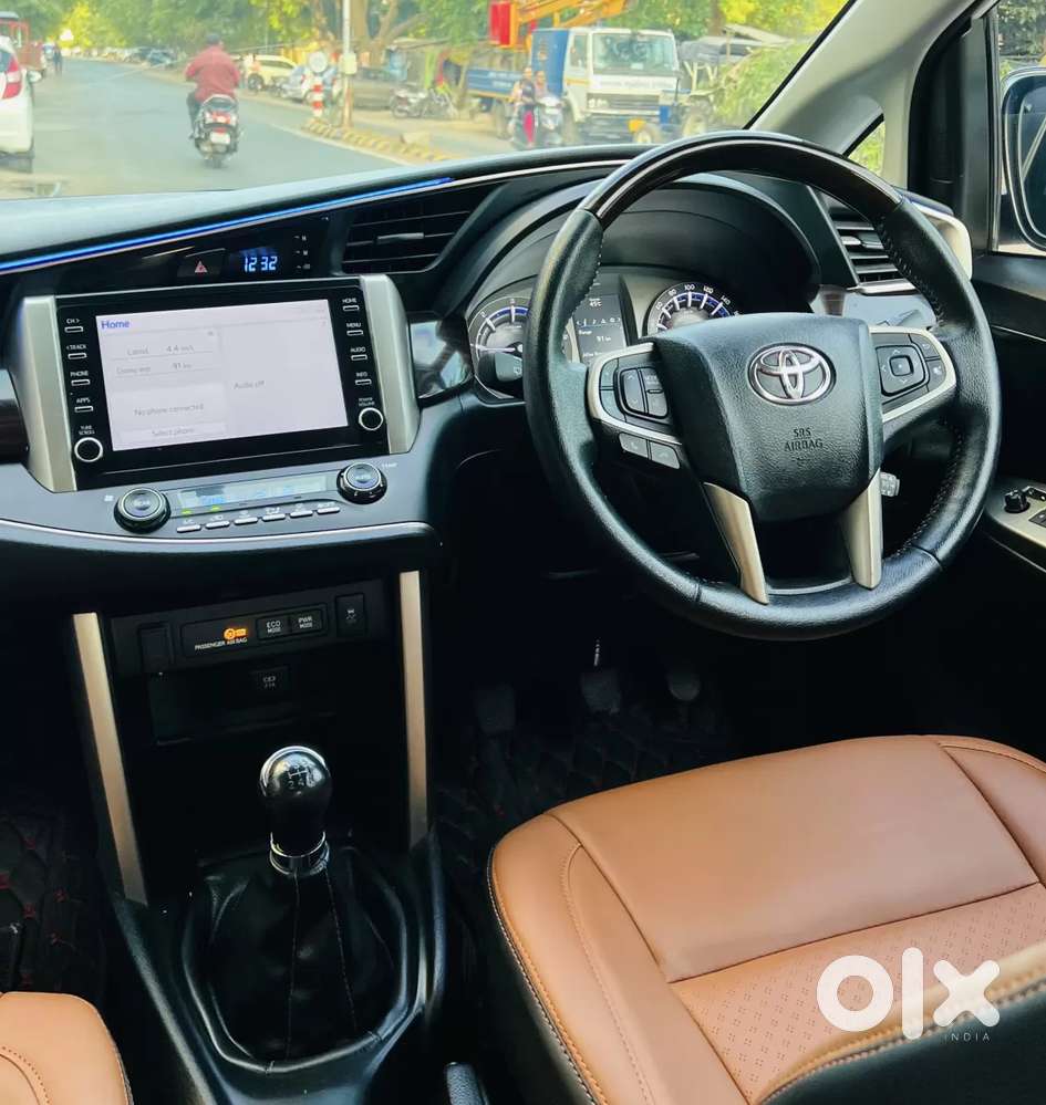 Toyota Innova Crysta [2020-ongoing] 2.4 Vx 8 Str, 2023, Diesel