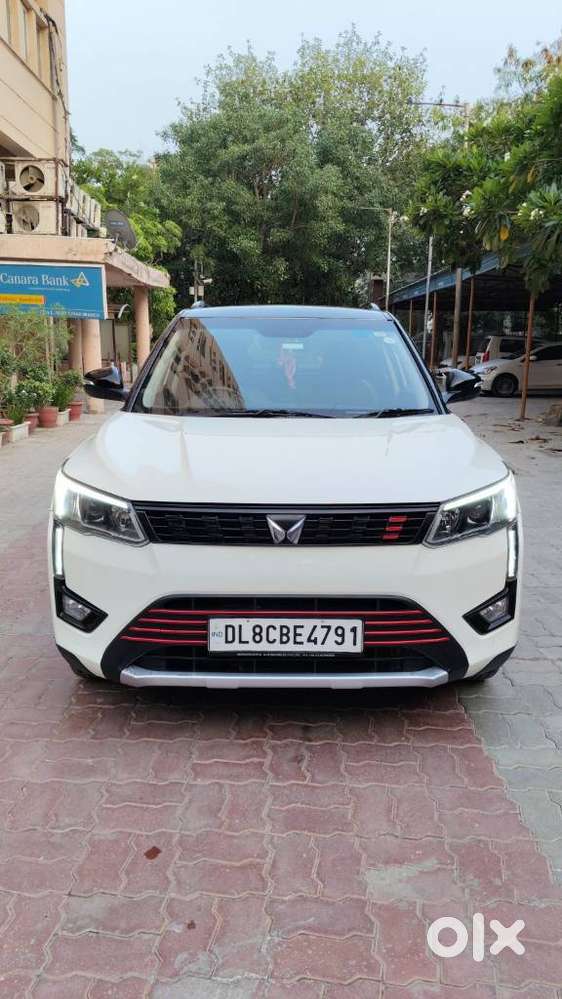 Mahindra Xuv300 1.2 W8 (o) Amt Dual Tone Petrol, 2022, Petrol