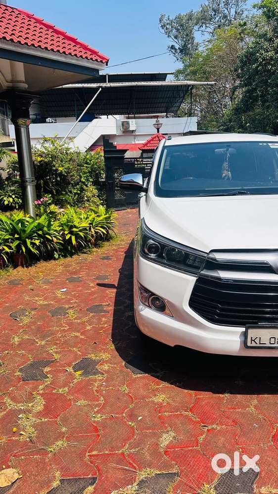 Toyota Innova Crysta 2.4 V 7 Str, 2017, Diesel