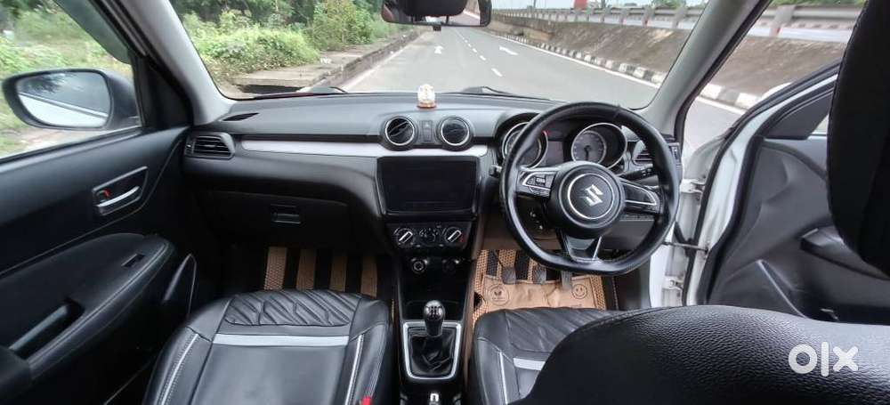 Maruti Suzuki Swift Vxi + Manual, 2022, Petrol