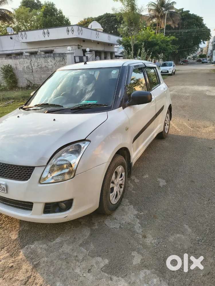 Maruti Suzuki Swift 2011 Petrol+cng