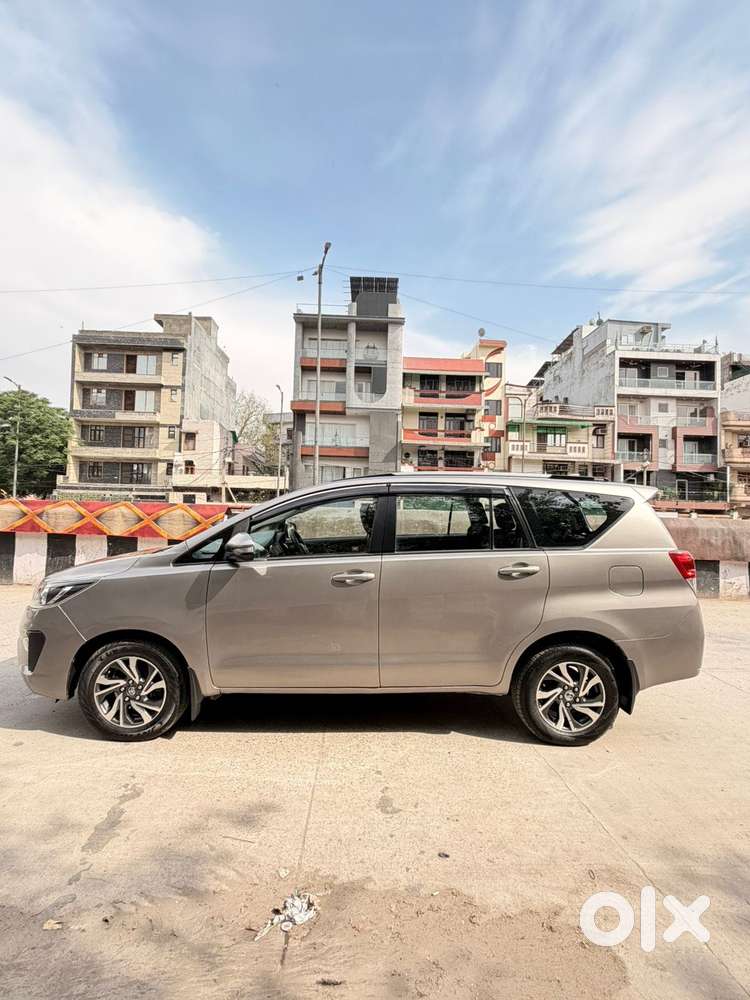 Toyota Innova Crysta