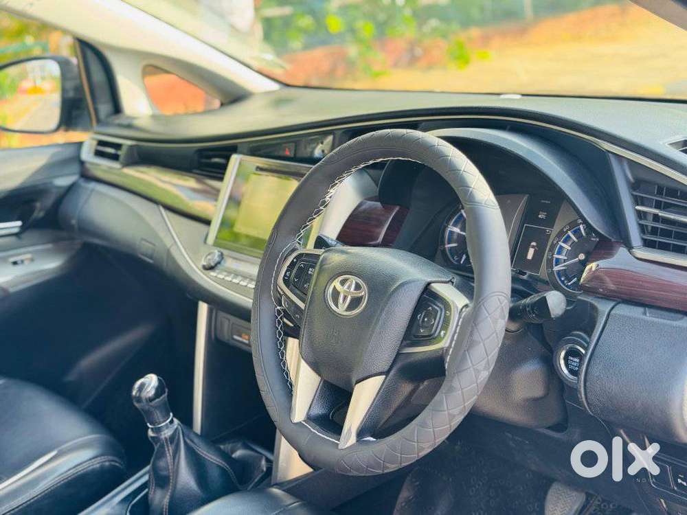 Toyota Innova Crysta 2.4 V 8 Str, 2017, Diesel