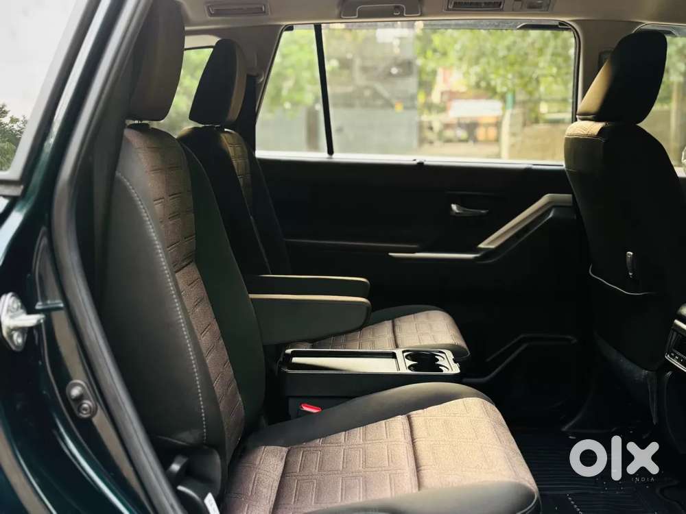 Toyota Innova Hycross 2.0 Vx Hybrid 7 Str, 2025, Petrol