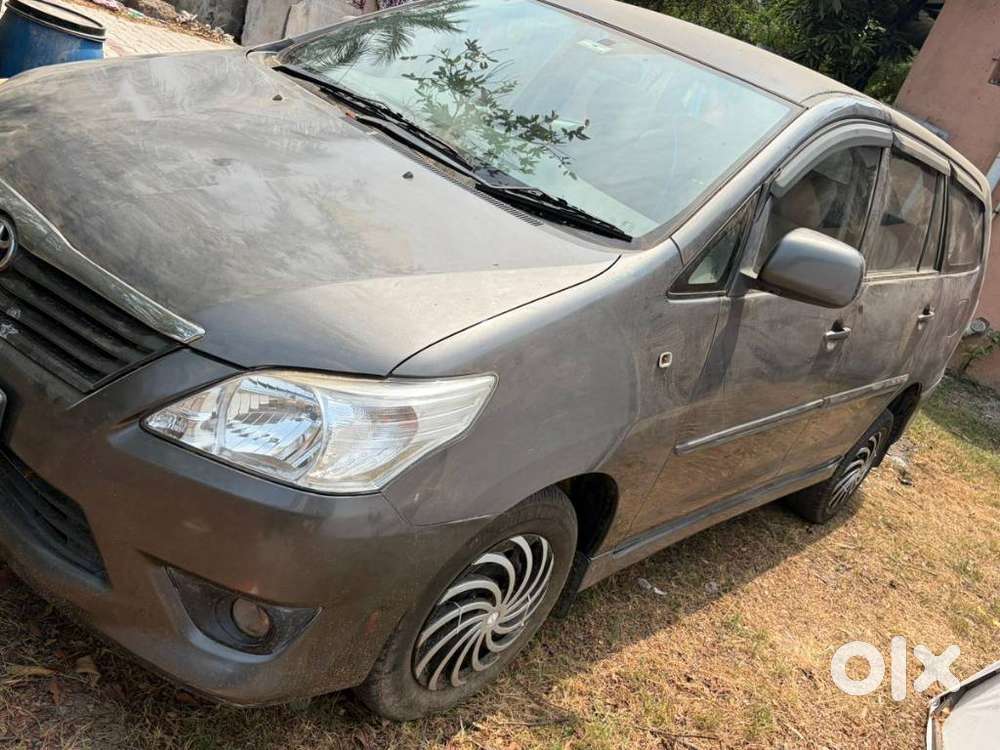 Toyota Innova 2.5 G (diesel) 8 Seater, 2012, Diesel