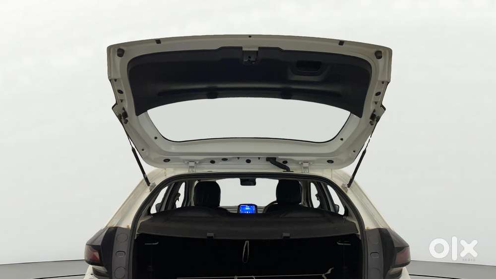 Tata Altroz Xm Plus (s), 2024, Petrol