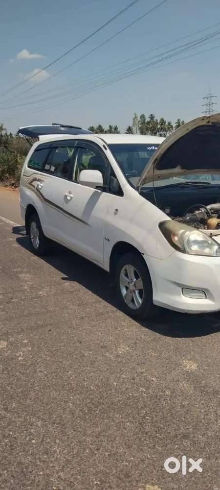 Toyota Innova 2007 Diesel 350000 Km Driven