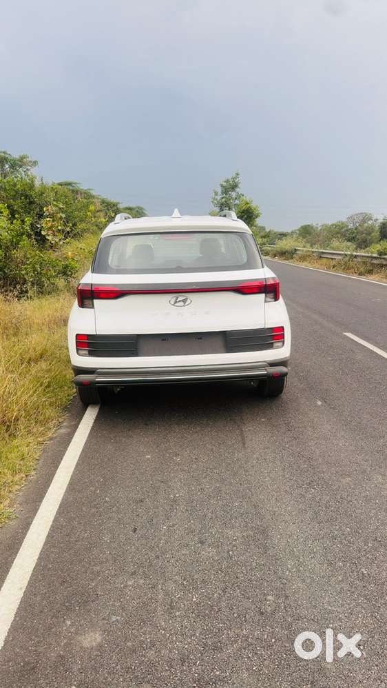 Hyundai Venue Petrol 2025