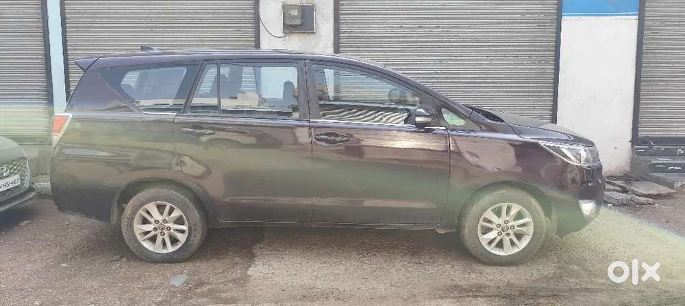 Toyota Innova Crysta 2016 Diesel 240000 Km Driven