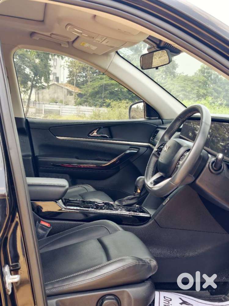 Mahindra Xuv700 Ax7 Luxury Pack Awd, 2025, Diesel