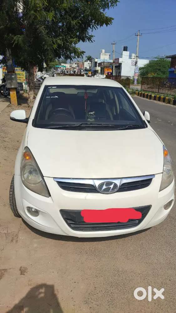 Hyundai I20 2012 Diesel 95000 Km  Driven