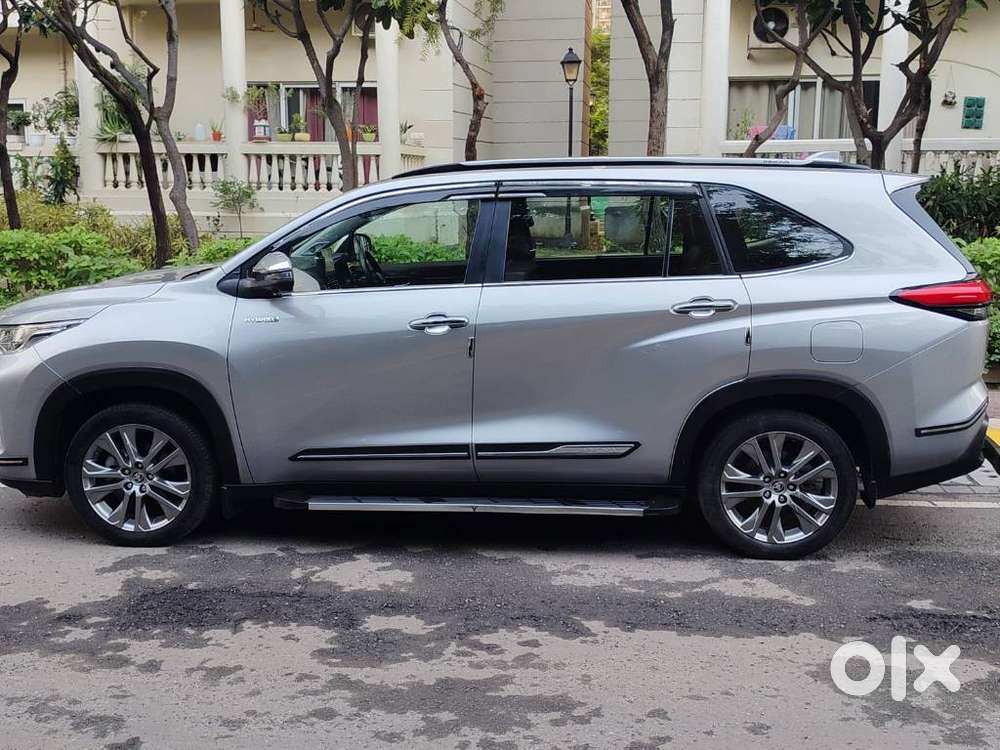 Toyota Innova Hycross 2.0 Zx Hybrid 7 Str, 2025, Petrol