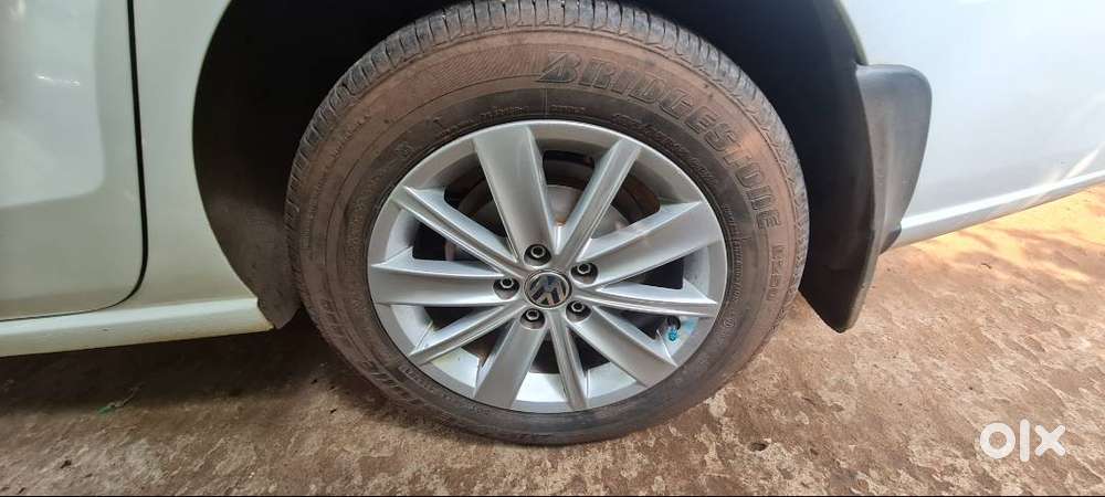 Volkswagen Vento 2015 Year With Dsg Automatic Gear Box. (7+1+sports)
