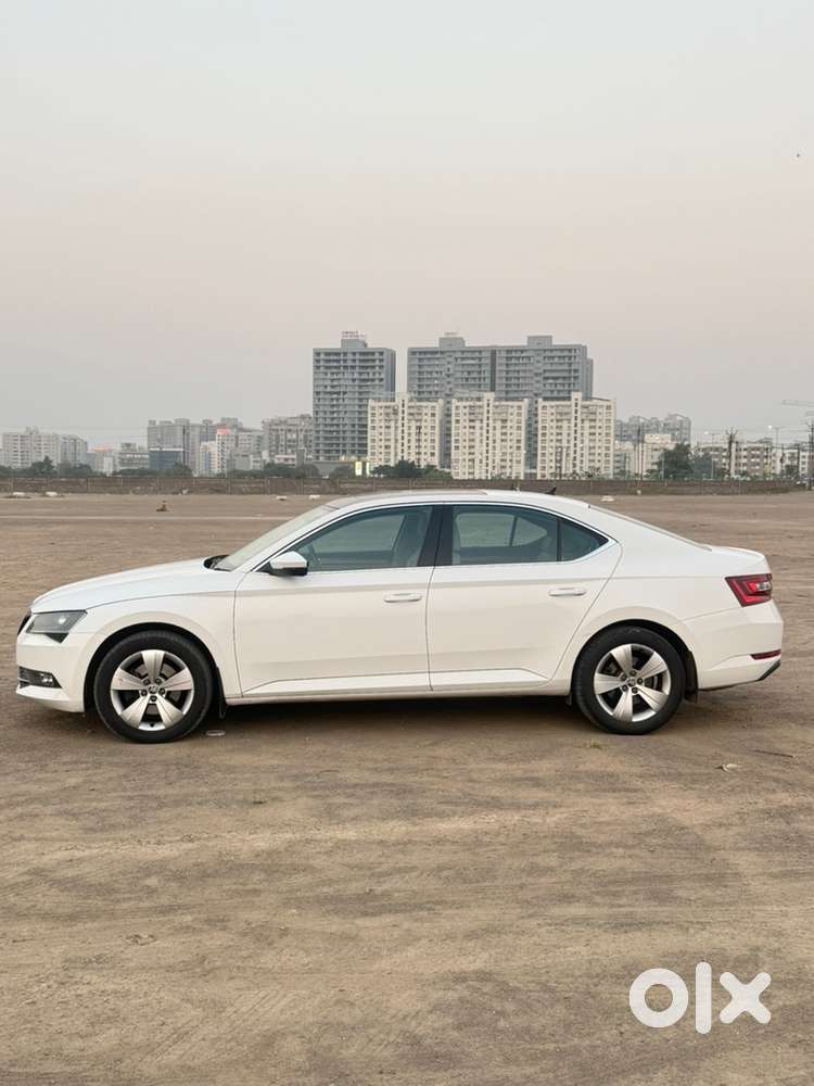 Skoda Superb Petrol 2018