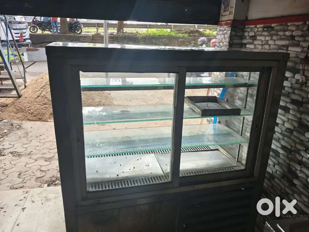 Two sweet counter,5 set of table chair for hotel