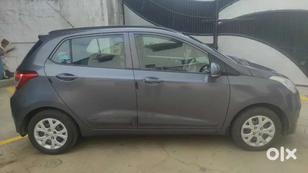 Well Maintained Fully Hyundai Showroom Service