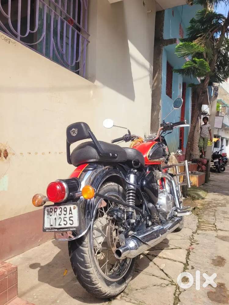 Royal Enfield Classic 350 2022 model in Katihar