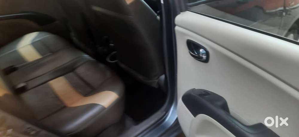 Hyundai I10 Sportz At, 2011, Petrol