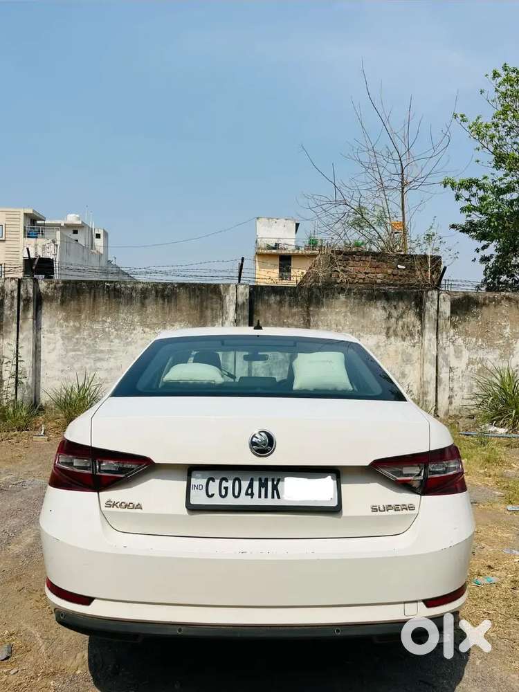 Skoda Superb 2018 Petrol 64292 Km Driven