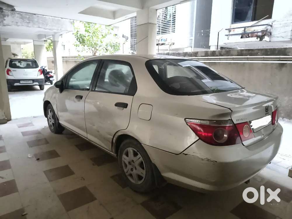 Well-maintained Honda City Zx 2006 Manual  Gj-06 Passing