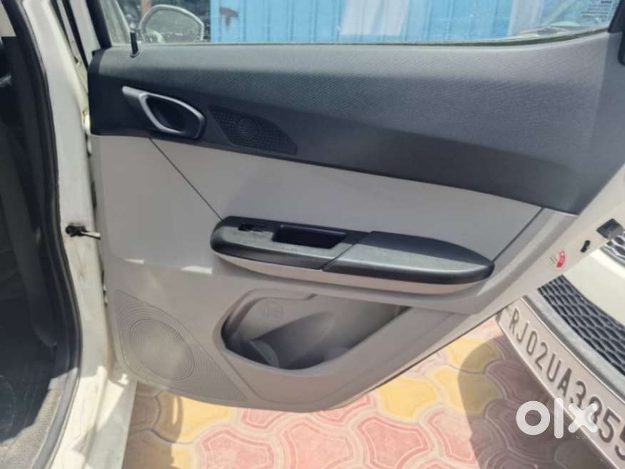 Tata Tiago 1.2 Revotron Xt (o), 2019, Petrol