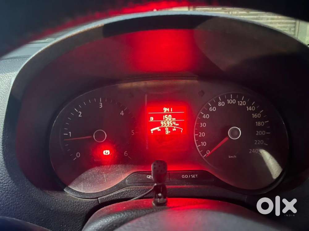 Touchscreen Infotainment System Reverse Parking Camera