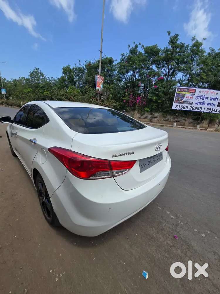 Hyundai New Elantra 2012 Diesel 97000 Km Driven
